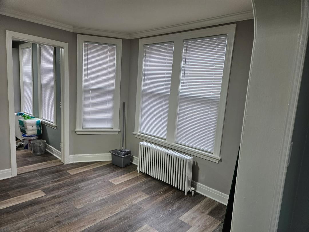 Building Photo - 11 Willow Ave