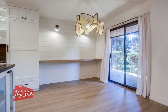 Building Photo - 4009 Canario St