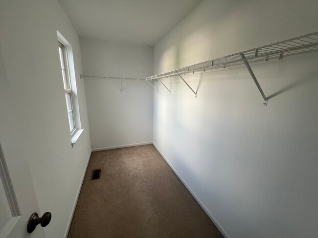 Building Photo - 2820 White Thorn Cir