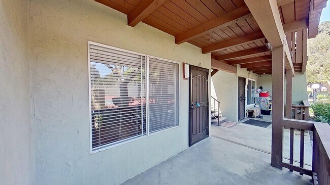 Building Photo - 1040 W MacArthur Blvd