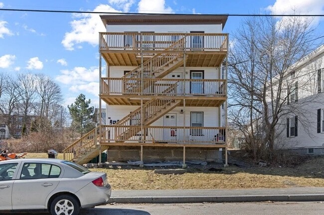 Primary Photo - 170 Cleaves St