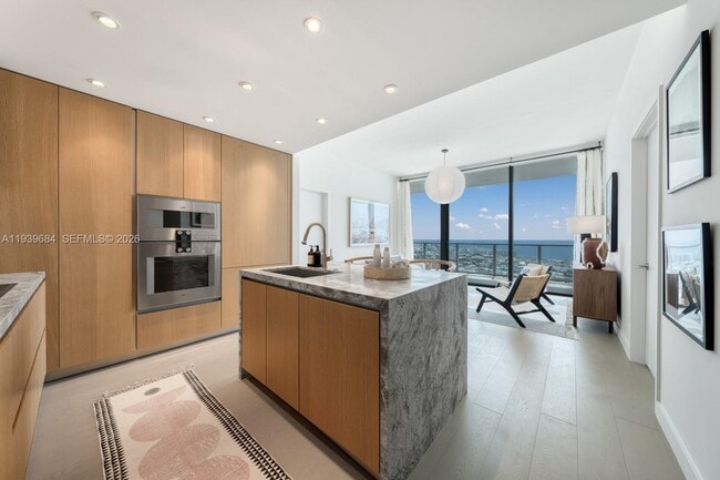 Building Photo - 500 Alton Rd