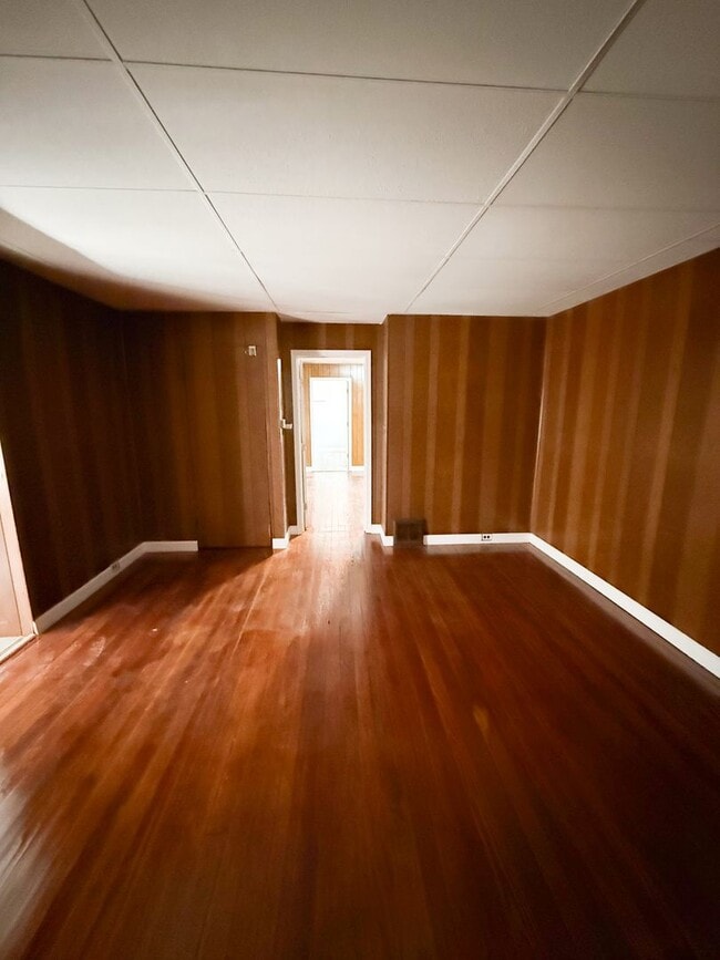 Building Photo - 2bed 1bath New Remodel!!!