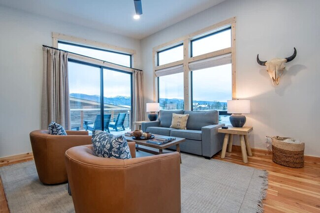 Building Photo - 3402 Alta Vista Dr