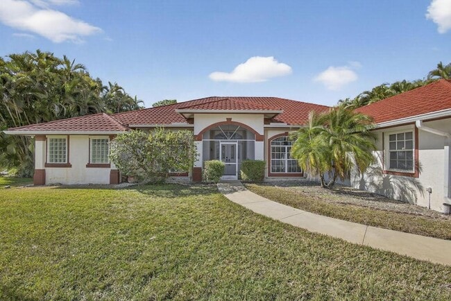 Building Photo - 1940 S Club Dr