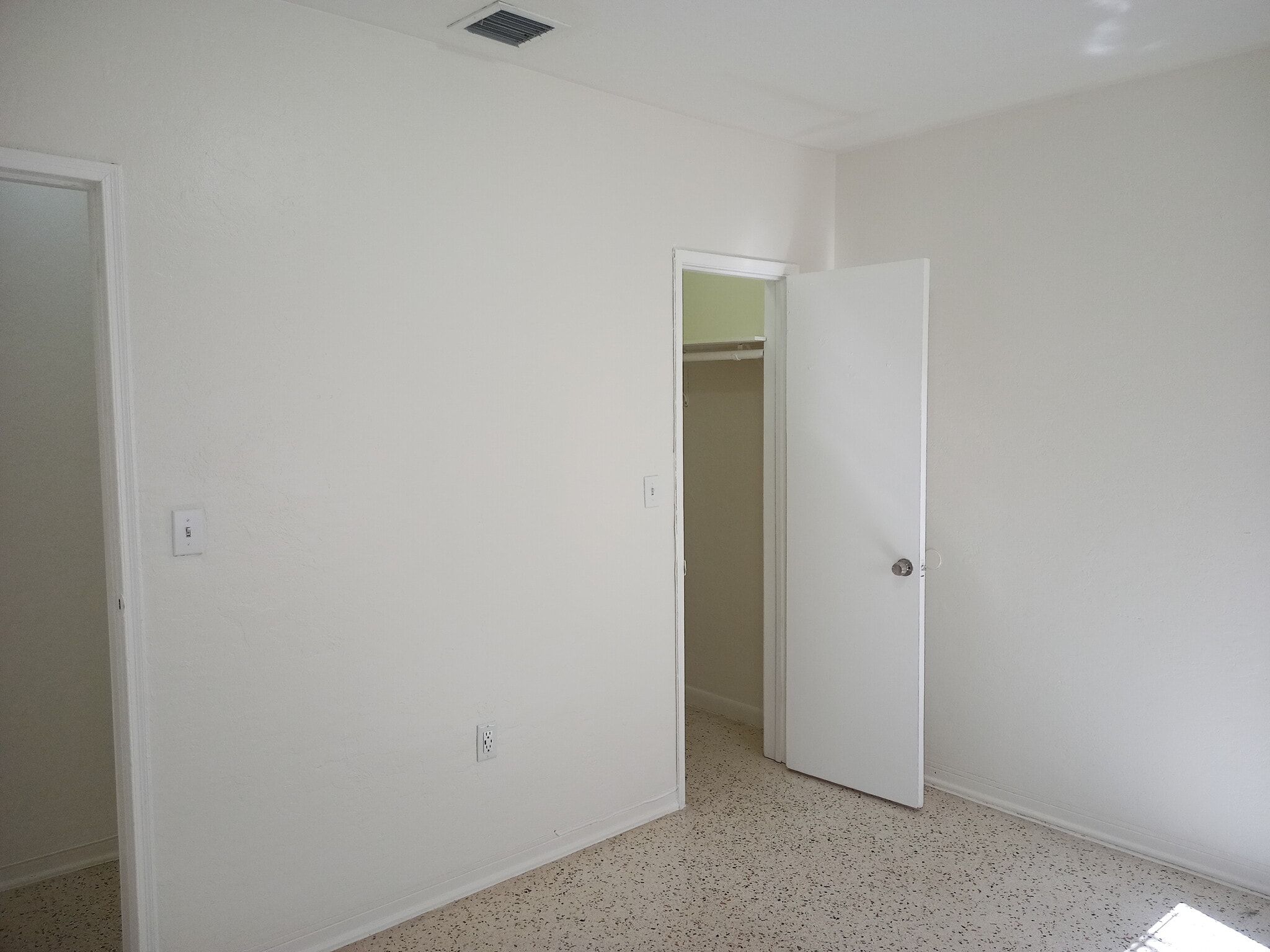 Building Photo - 535 SW 4th St