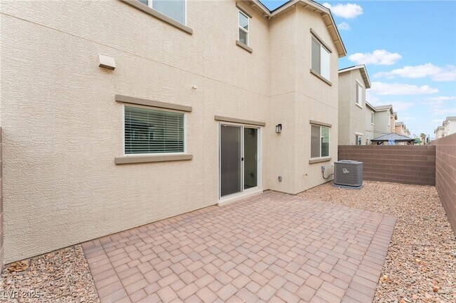 Building Photo - 5672 Sapphire Shine Ave