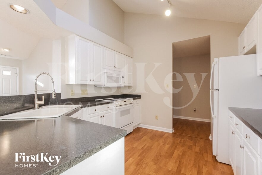 Building Photo - 6627 Flat Creek Dr