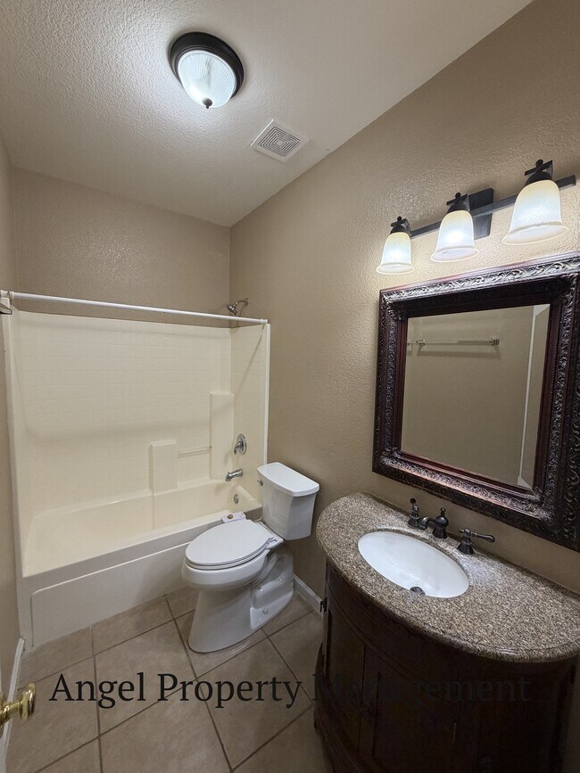 Building Photo - 10101 E Taron Dr
