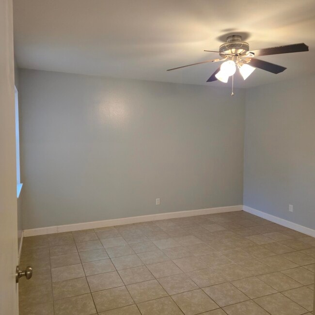 Building Photo - 348 Woodham Ct