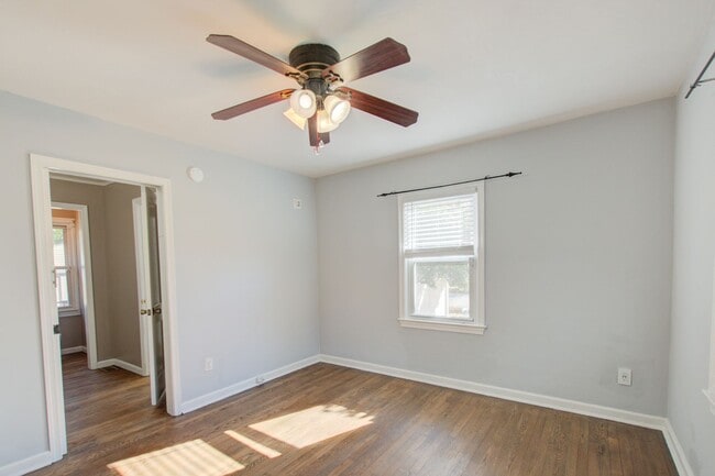 Building Photo - 200 Cynthia Dr