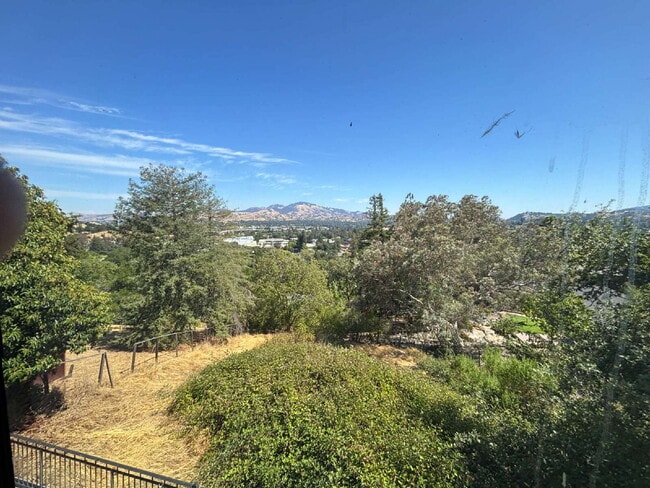 Building Photo - "Charming Lafayette Retreat: 3-Bedroom Hom...
