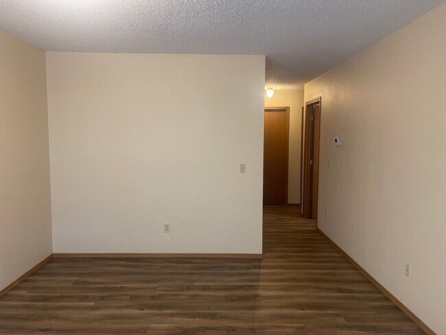 Building Photo - chestnut