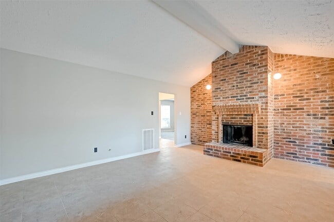 Building Photo - 22610 Deville Dr