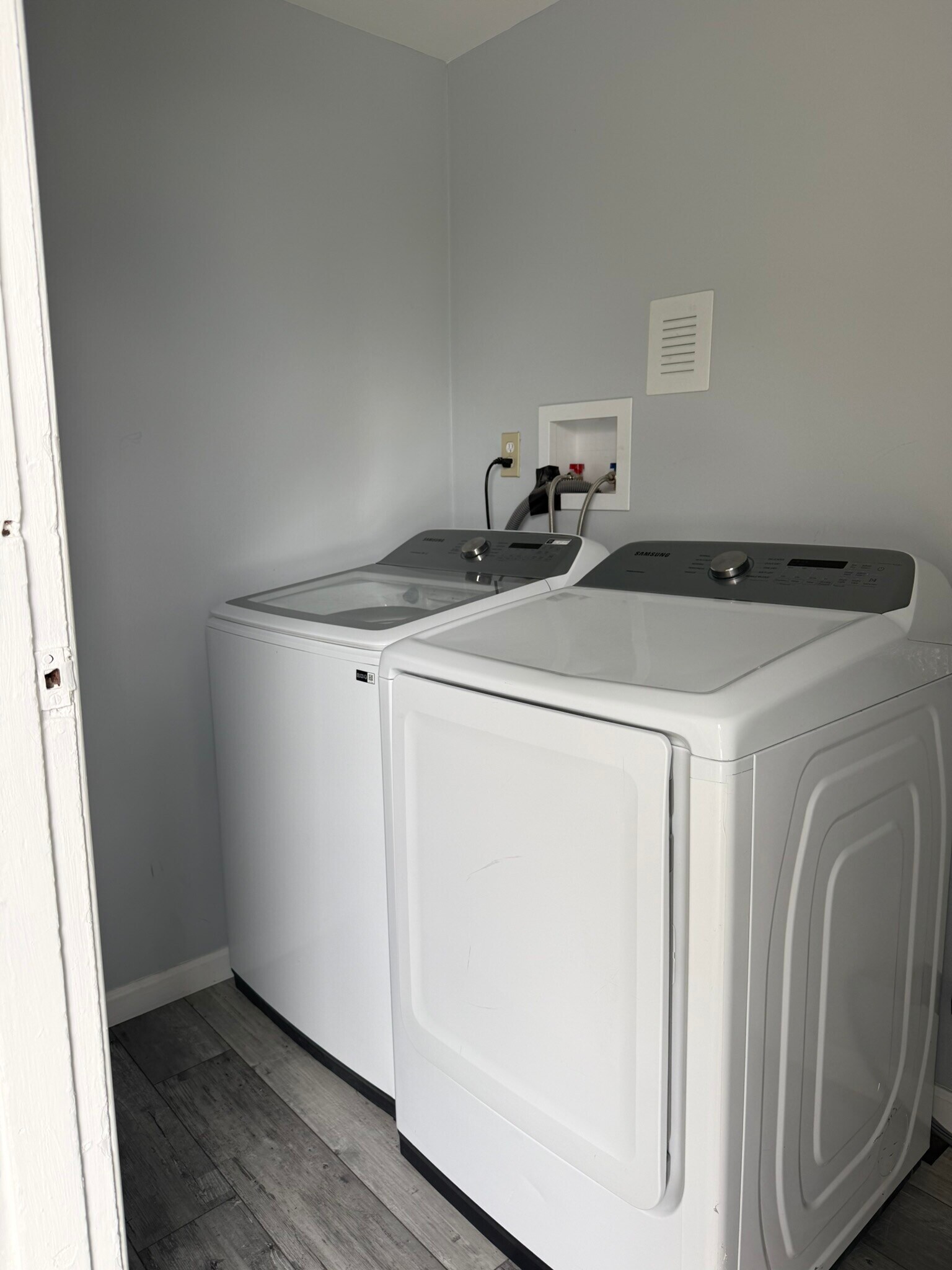 Building Photo - 80 Gladstone St