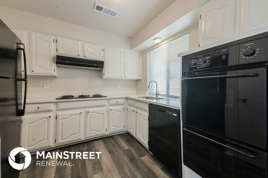 Building Photo - 7310 Ridgeview Dr