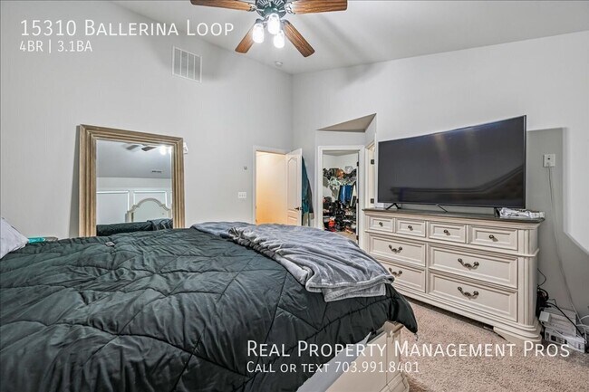 Building Photo - 15310 Ballerina Lp