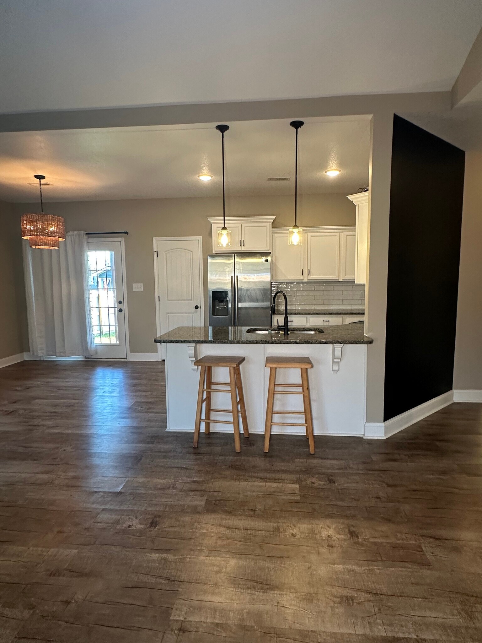 Building Photo - 1124 Eagles View Dr