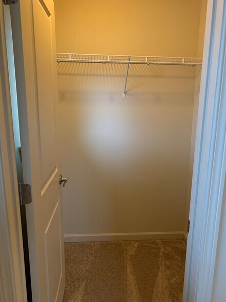 Building Photo - 3025 17th Ave W