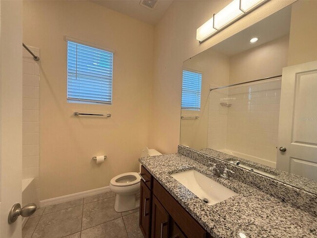 Building Photo - 2074 Brillante Dr