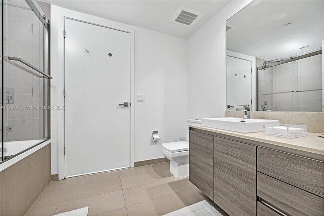 Building Photo - 1080 Brickell Ave