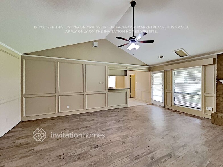 Building Photo - 15019 Seahorse Dr