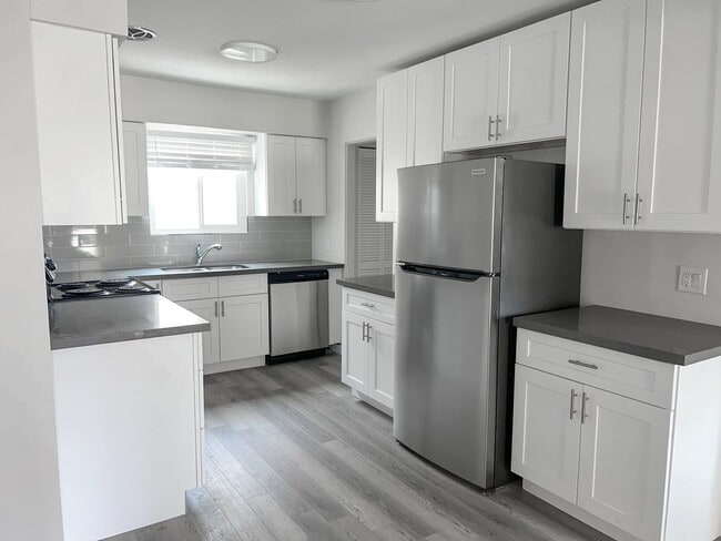 Building Photo - A591