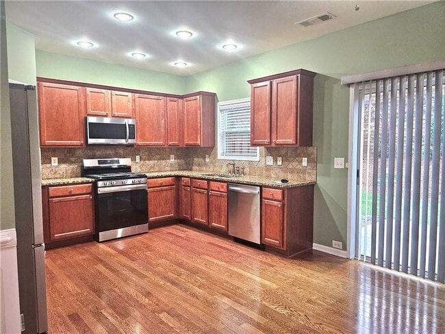 Building Photo - 2712 Beynon Ln NE