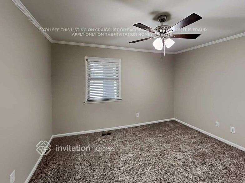 Building Photo - 5504 Hickory Grove Rd