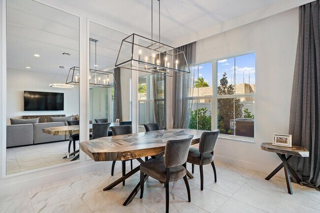 Building Photo - 4925 Pointe Midtown Way