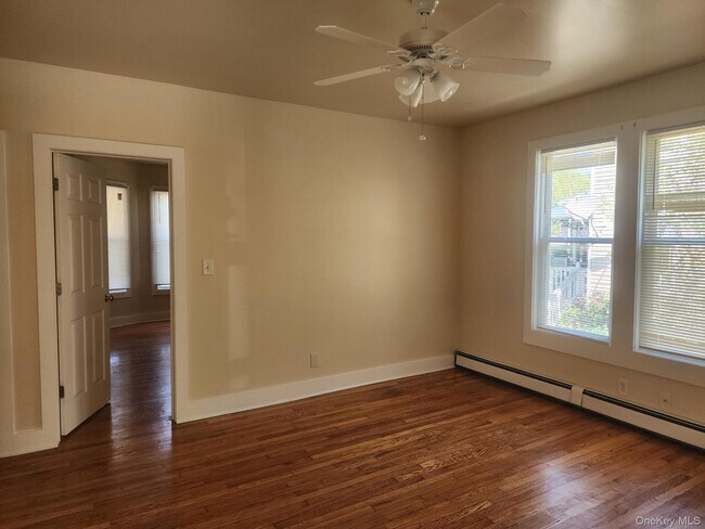Building Photo - 157 N Clinton St