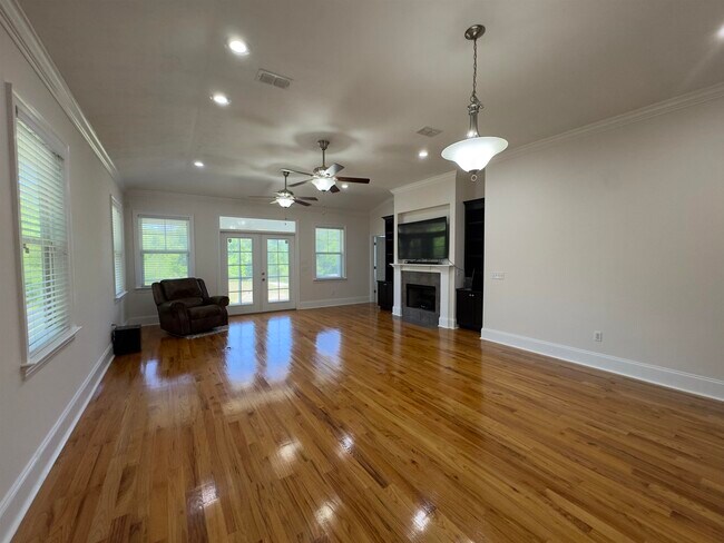 Building Photo - 2604 Ulysses Rd