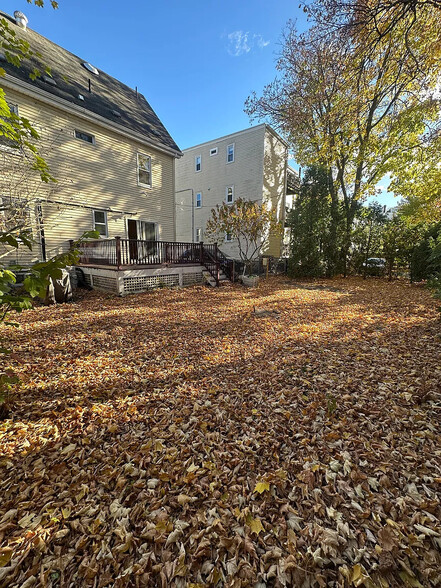 Building Photo - 28 Montfern Ave