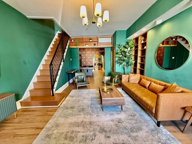 Building Photo - SPACIOUS & MODERN 3 BED/2.5 BA HOUSE w/ AC-Inlaid HARDWOOD Flooring-WASHER/DRYER & Rear PATIO in ...