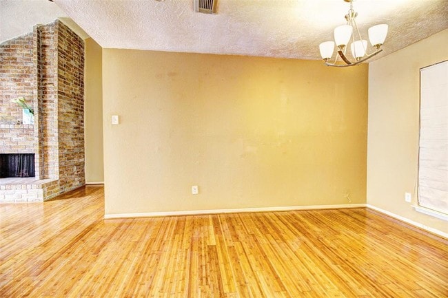 Building Photo - 6615 Briar Terrace Dr