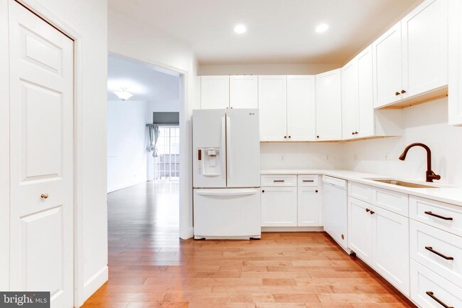 Building Photo - 6021 Riddle Walk