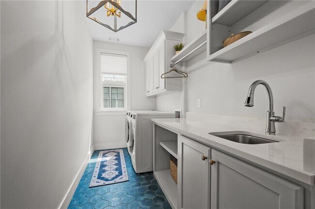 Building Photo - 1381 Wessyngton Rd NE