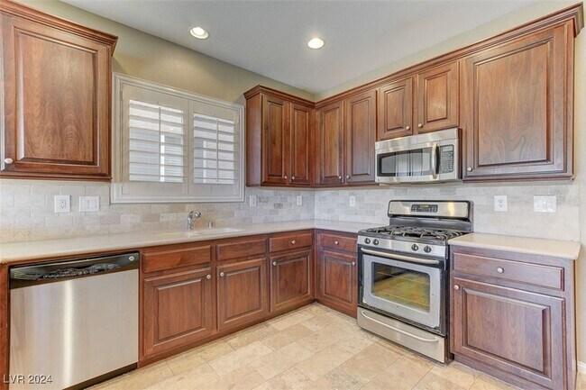 Primary Photo - 10588 Verona Wood St
