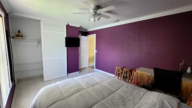 Building Photo - 1283 Larch Way