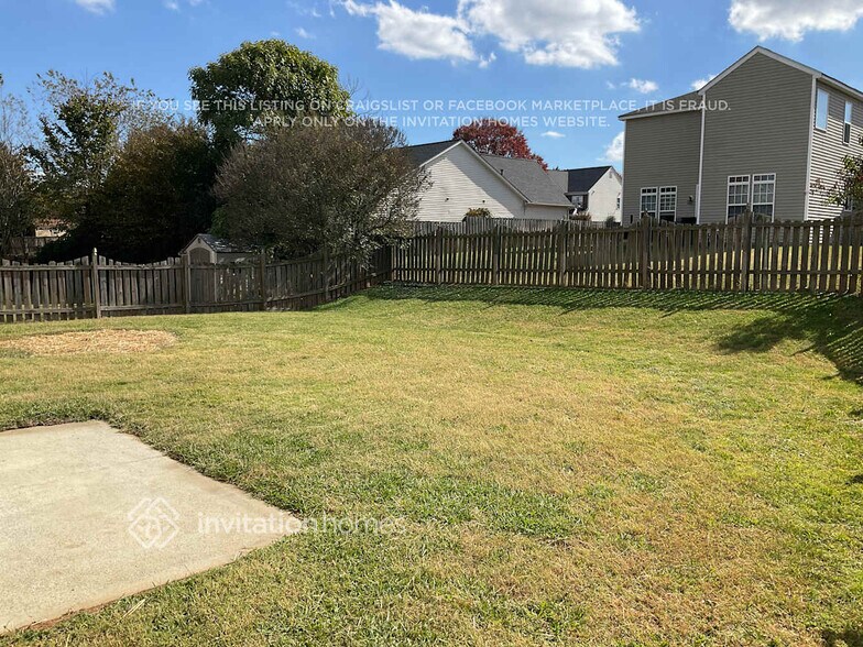 Building Photo - 122 Elgin Ln