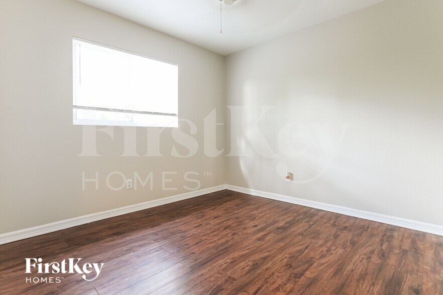 Building Photo - 3752 Vehlin St