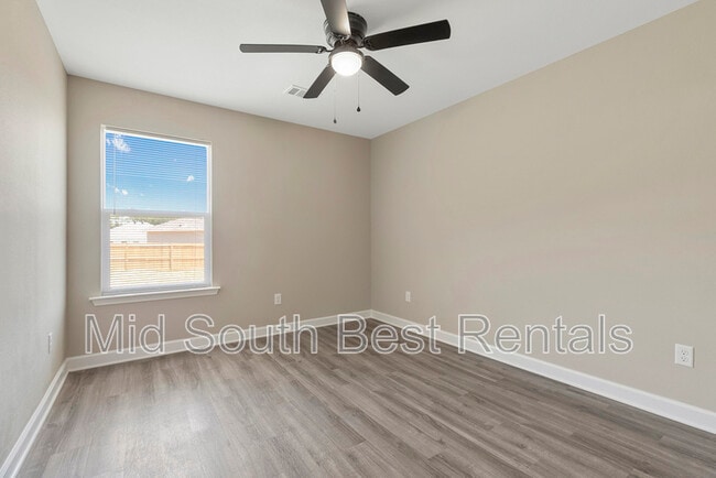 Building Photo - 508 Reba Ln