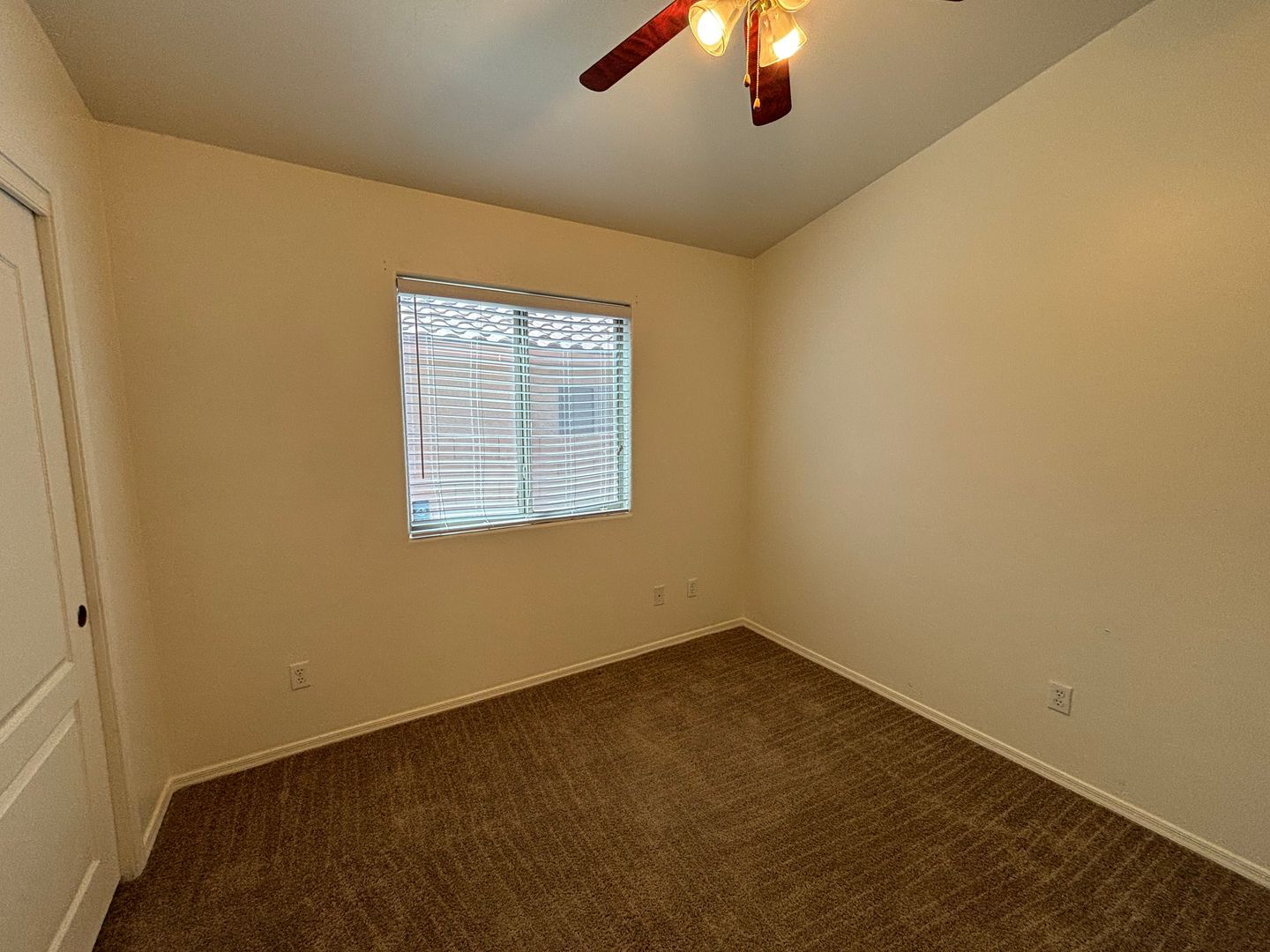 Building Photo - 10500 E Carolina Willow Ln