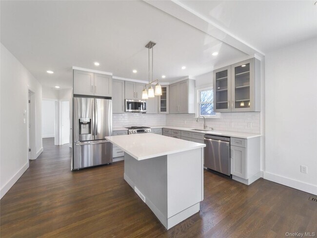 Building Photo - 27 Fremont St