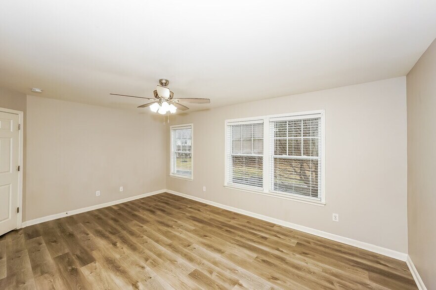 Building Photo - 9622 Fernspray Rd