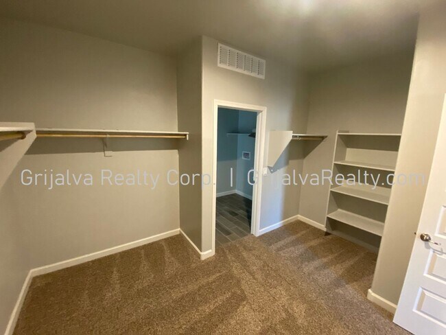 Building Photo - Newer 4 BR Home in Sahuarita for Rent **MO...