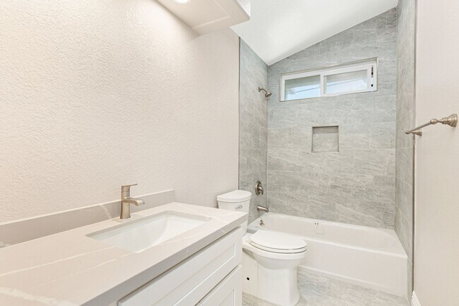 Building Photo - 841-3 3rd St