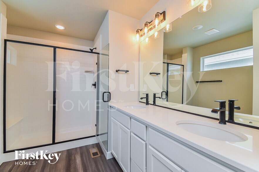 Building Photo - 10081 Luneth Dr