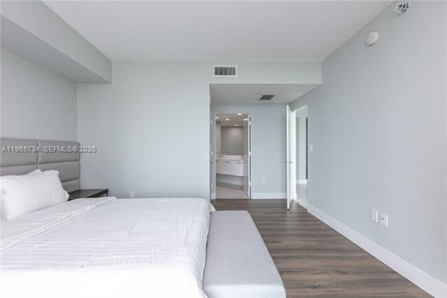 Building Photo - 500 Brickell Ave