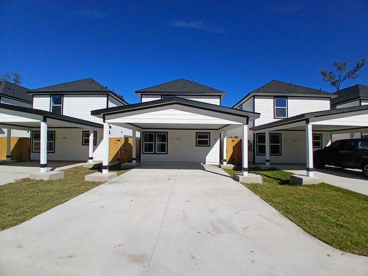 Building Photo - 8639 Peachtree St